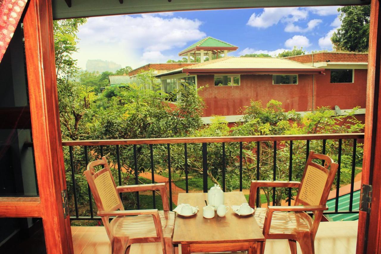 Green Hut Nature Resort Sigiriya Exterior photo